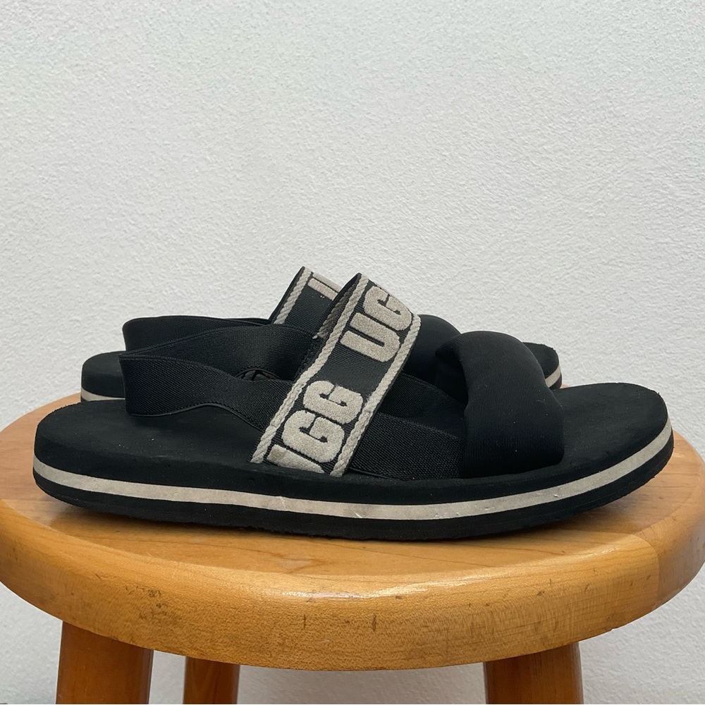 UGG Black, White K Zuma Sling Open Toe Strappy Sandals Children's Size 2